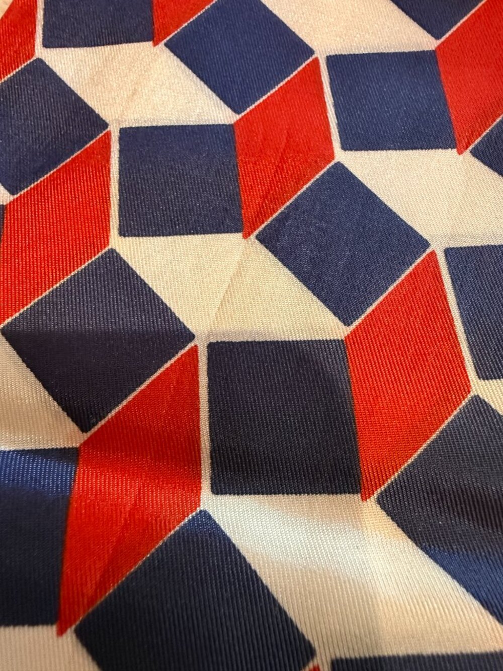 🐥 SOLD!!! 🐥 Red, White, and Blue Rectangular Geometric Scarf - Picture 2 of 5